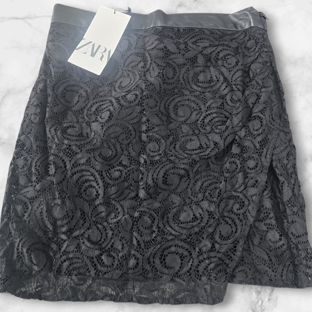 NWT Zara Size M Black Lace Mini Skirt